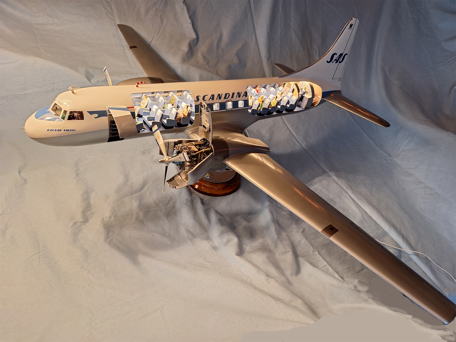 1/25 SAS Convair 440 Metropolitan cutaway model