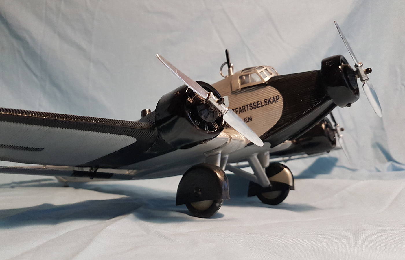 Maerklin 1/33 JU-52 3/M sheet metal model - SAS collection