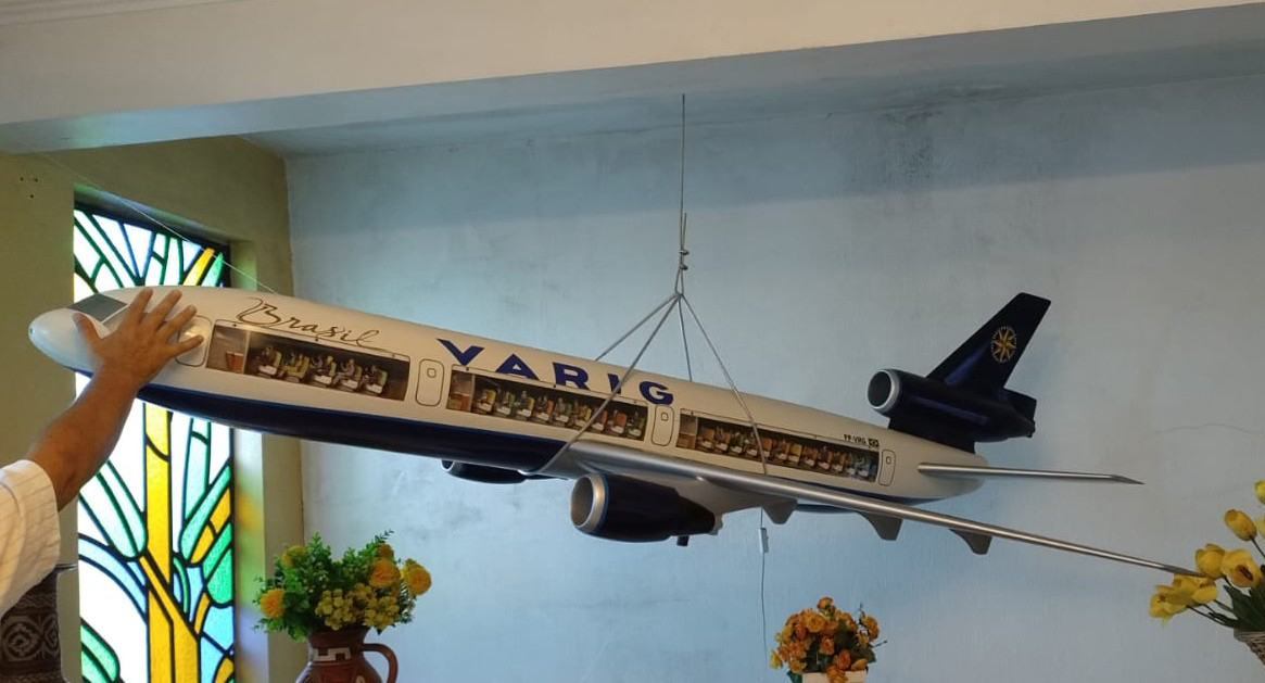 Vogelaar 1/25 Varig DC-10 cutaway model for sale