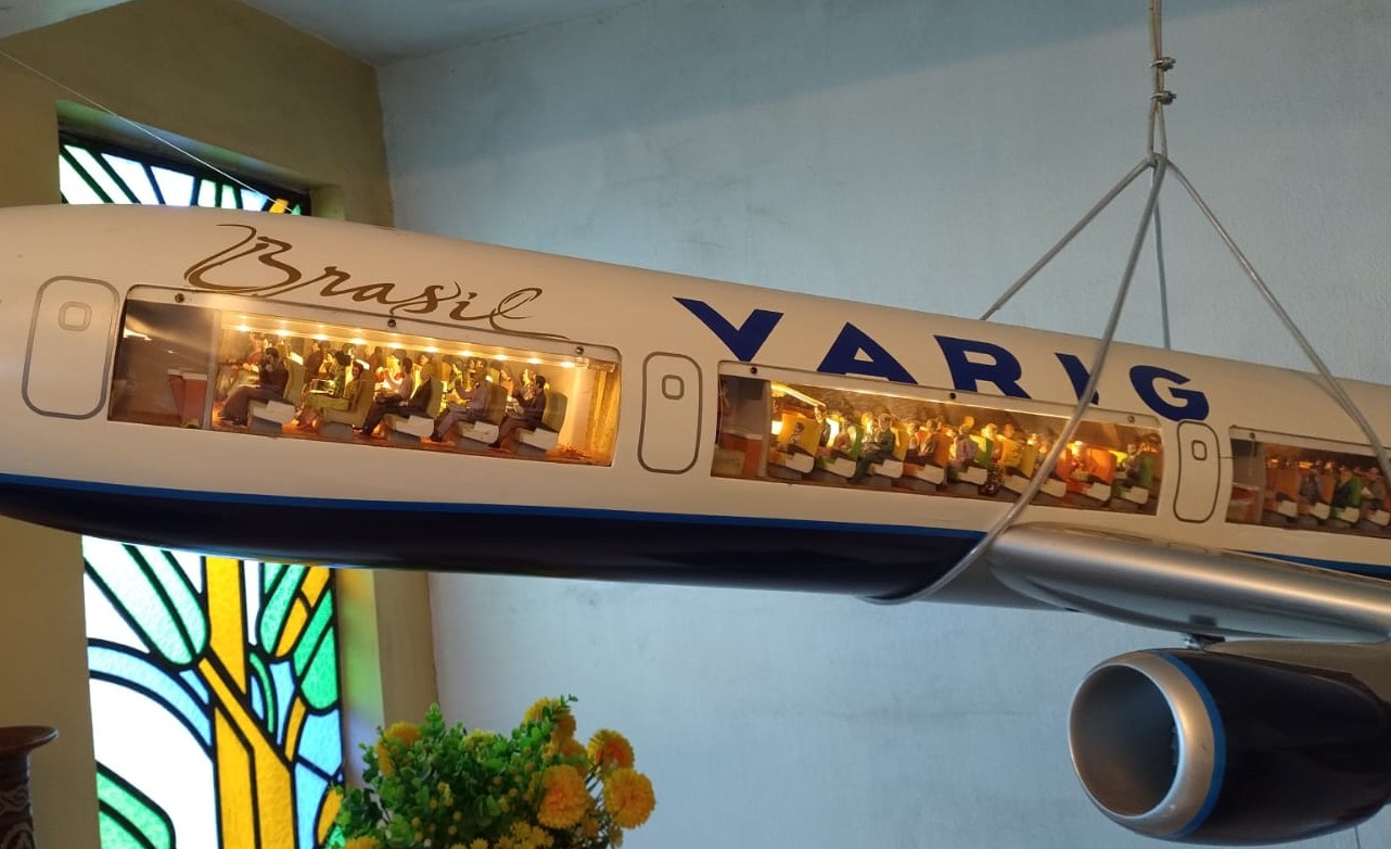 Vogelaar 1/25 Varig DC-10 cutaway model for sale