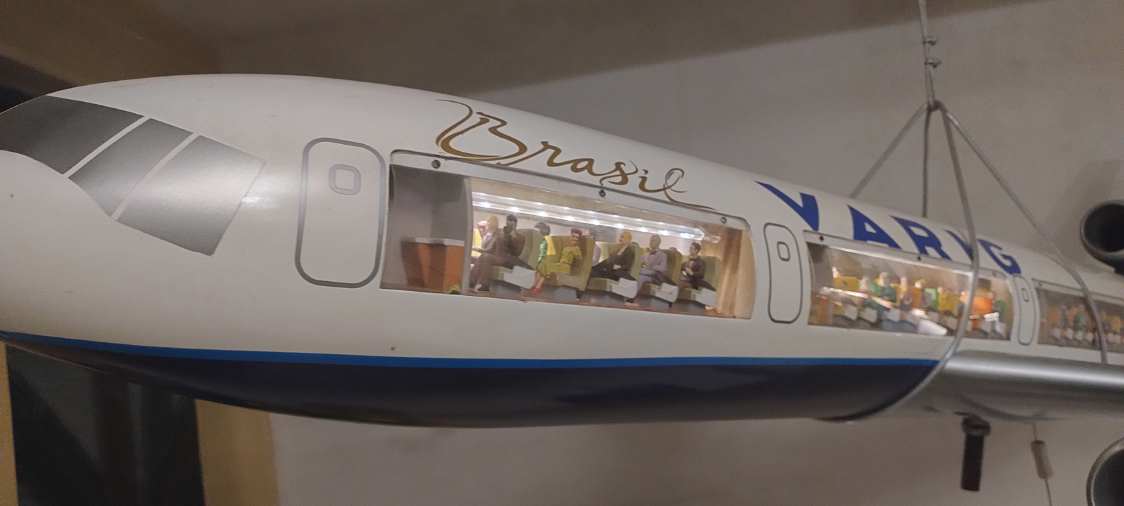 Vogelaar 1/25 Varig DC-10 cutaway model for sale