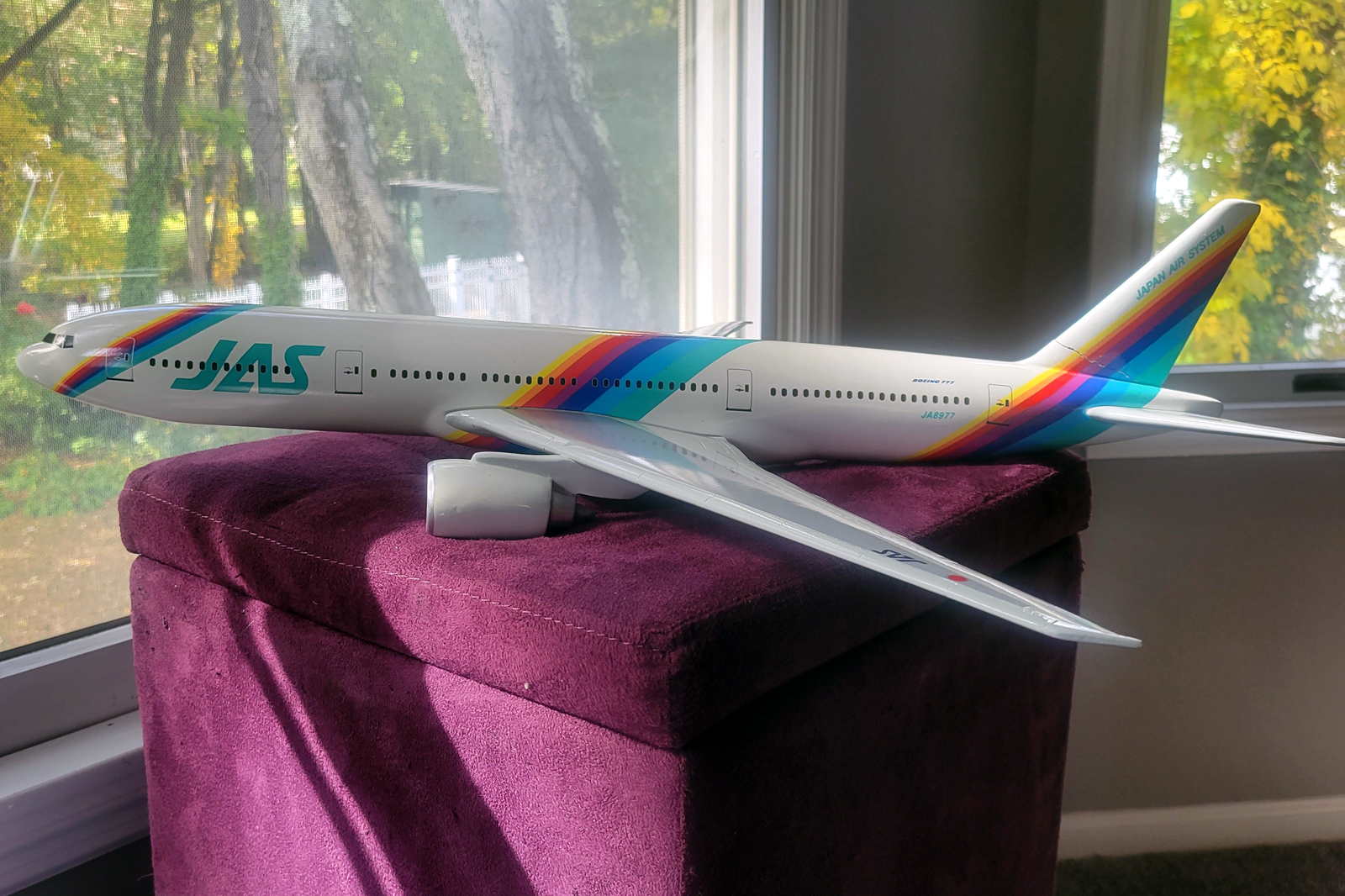 1/100 JAS Boeing 777-200 model for sale