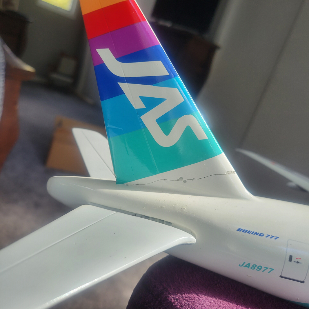 1/100 JAS Boeing 777-200 model for sale