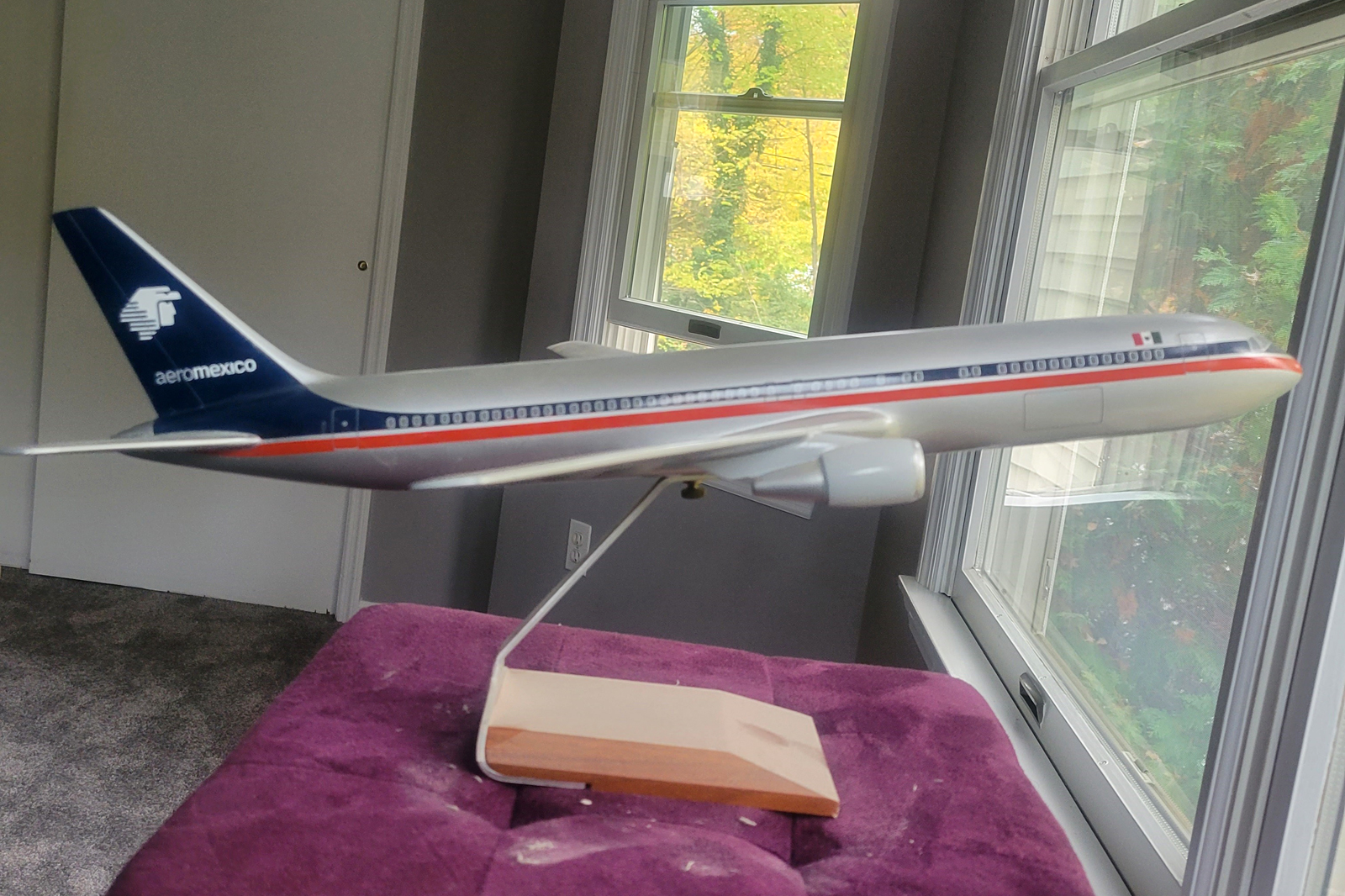 Wesco 1/100 Aeromexico Boeing 767-300 model for sale