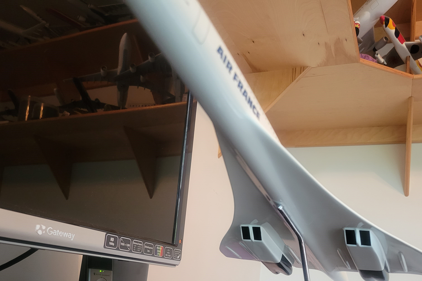 1/100 Air France Concorde model for sale