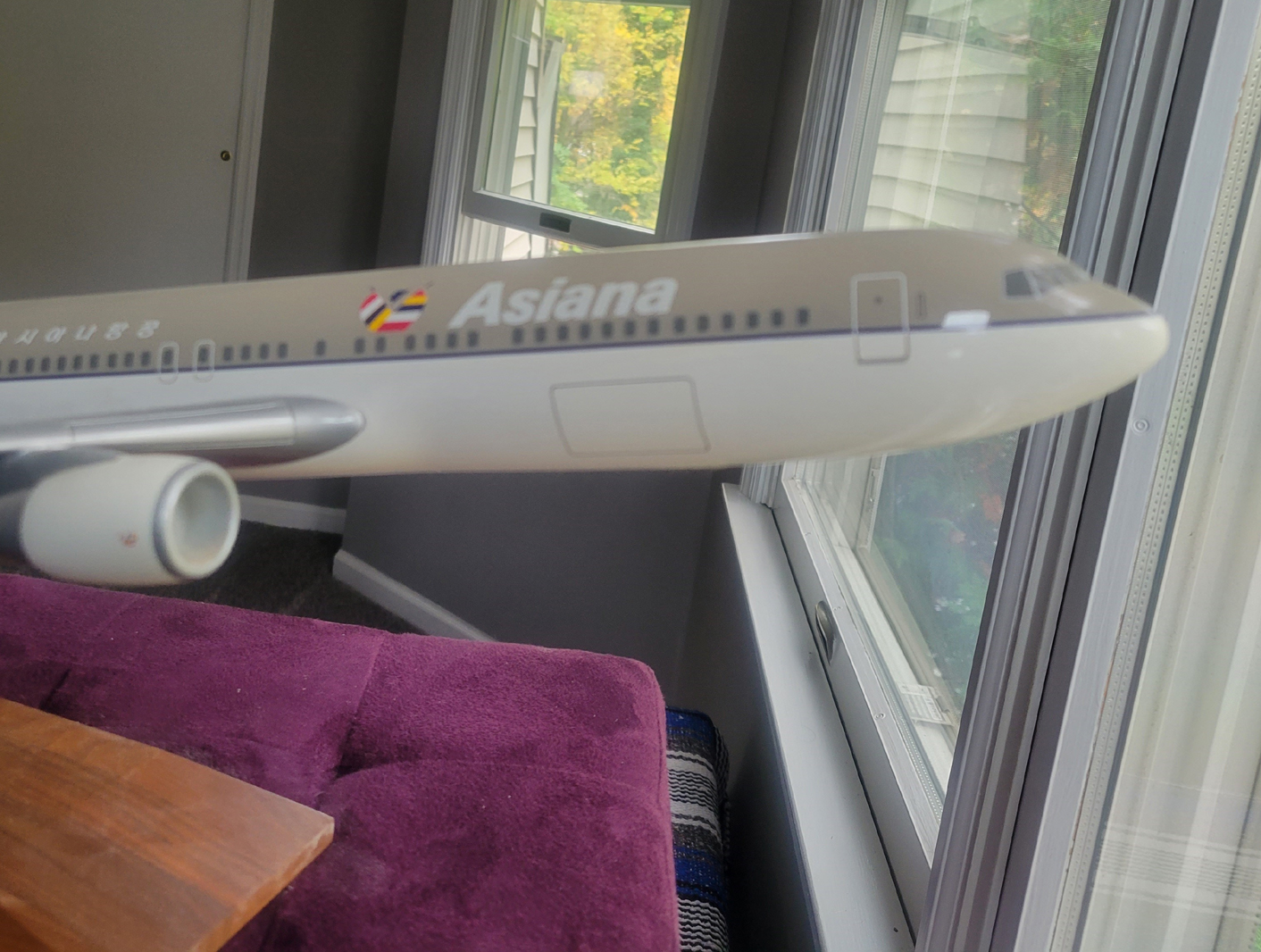 Wesco 1/100 Asiana Boeing 767-300 model for sale