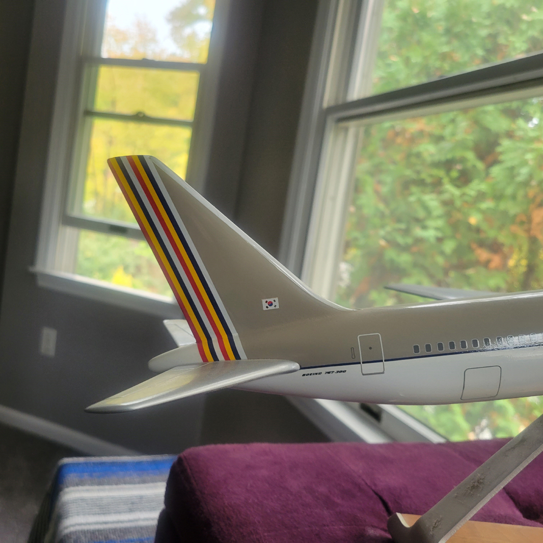 Wesco 1/100 Asiana Boeing 767-300 model for sale