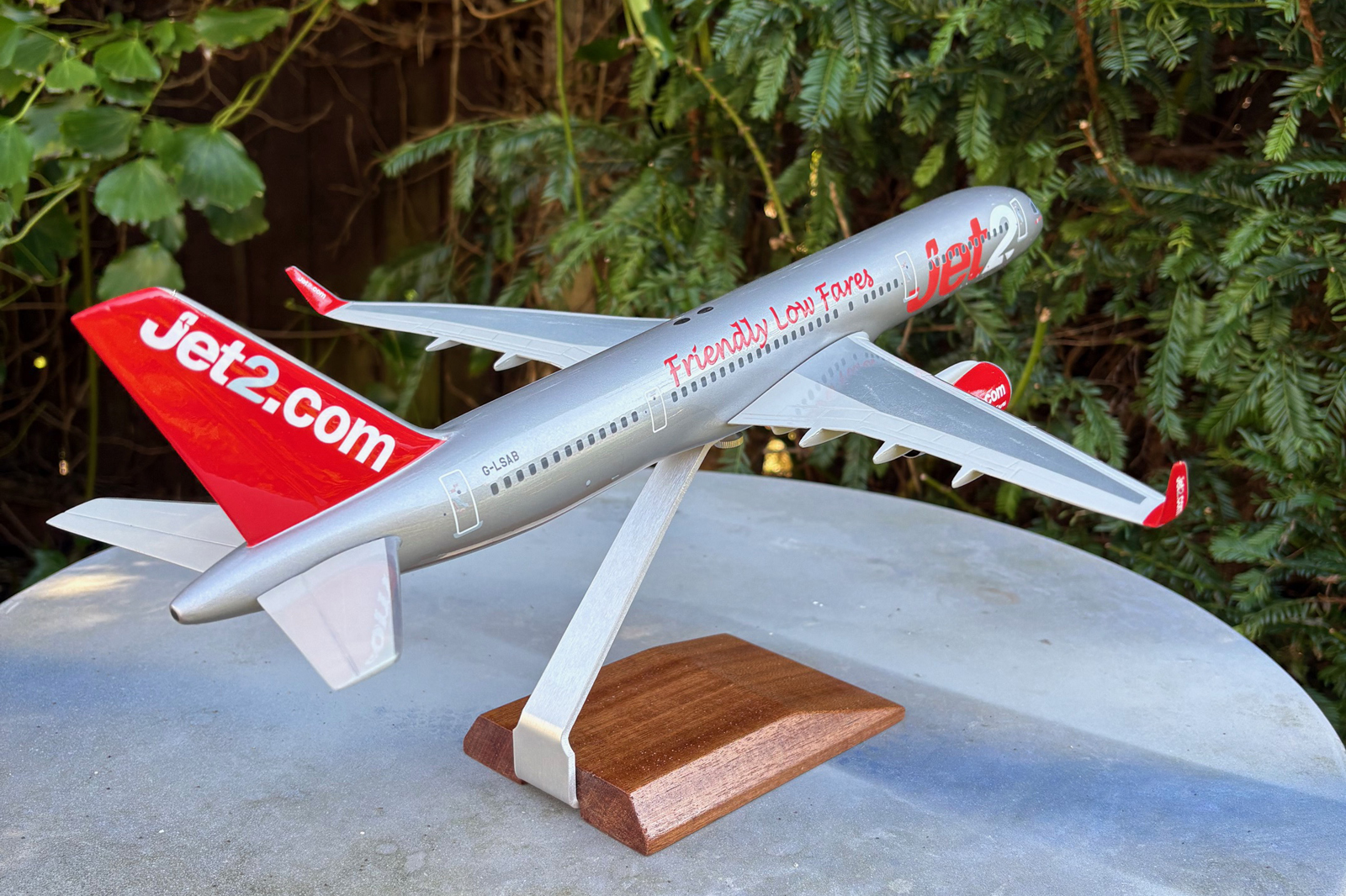 GB Aviation Models 1/100 Jet2 Boeing 757-200 model for sale