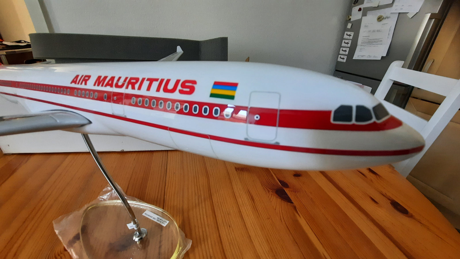 Graphideco 1/100 Air Mauritius Airbus A330-200 model for sale