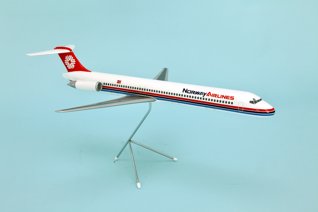 1/100 Norway Airlines McDonnell Douglas MD-80 model for sale