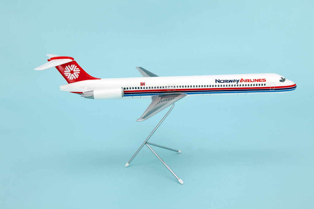 1/100 Norway Airlines McDonnell Douglas MD-80 model for sale
