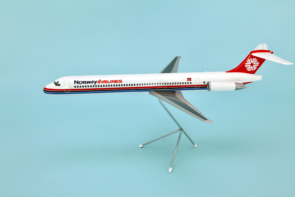 1/100 Norway Airlines McDonnell Douglas MD-80 model for sale