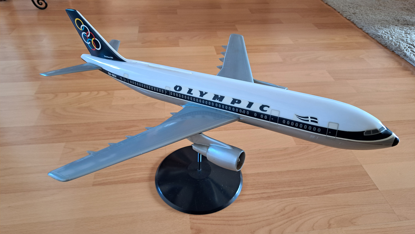 Airplast 1/100 Olympic Airways Airbus A300 model for sal