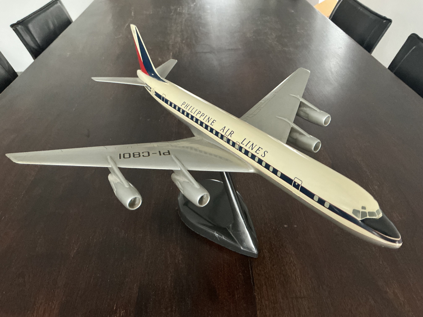 1/100 Philippine Air Lines DC-8-53 model for sale