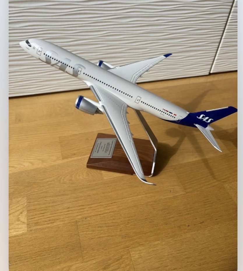 Pacmin 1/200 SAS Airbus A350 model for sale