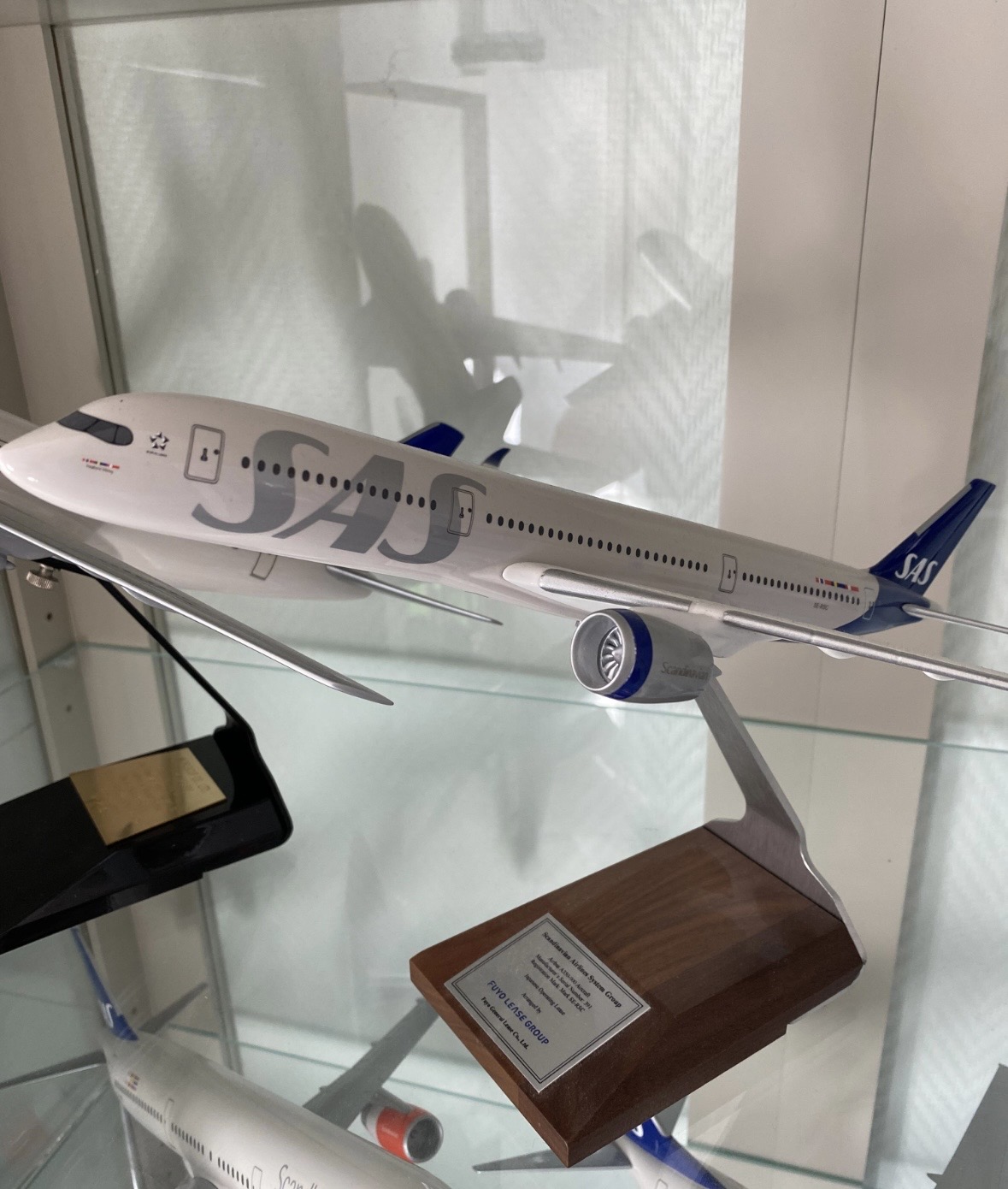 Pacmin 1/200 SAS Airbus A350 model for sale
