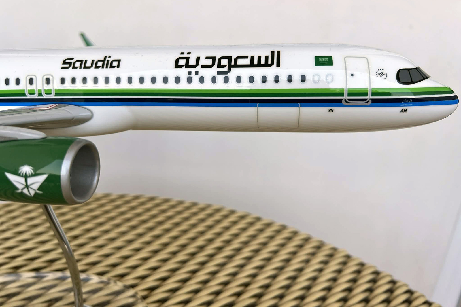 Graphideco 1/100 Saudia Airbus A321 Neo model for sale