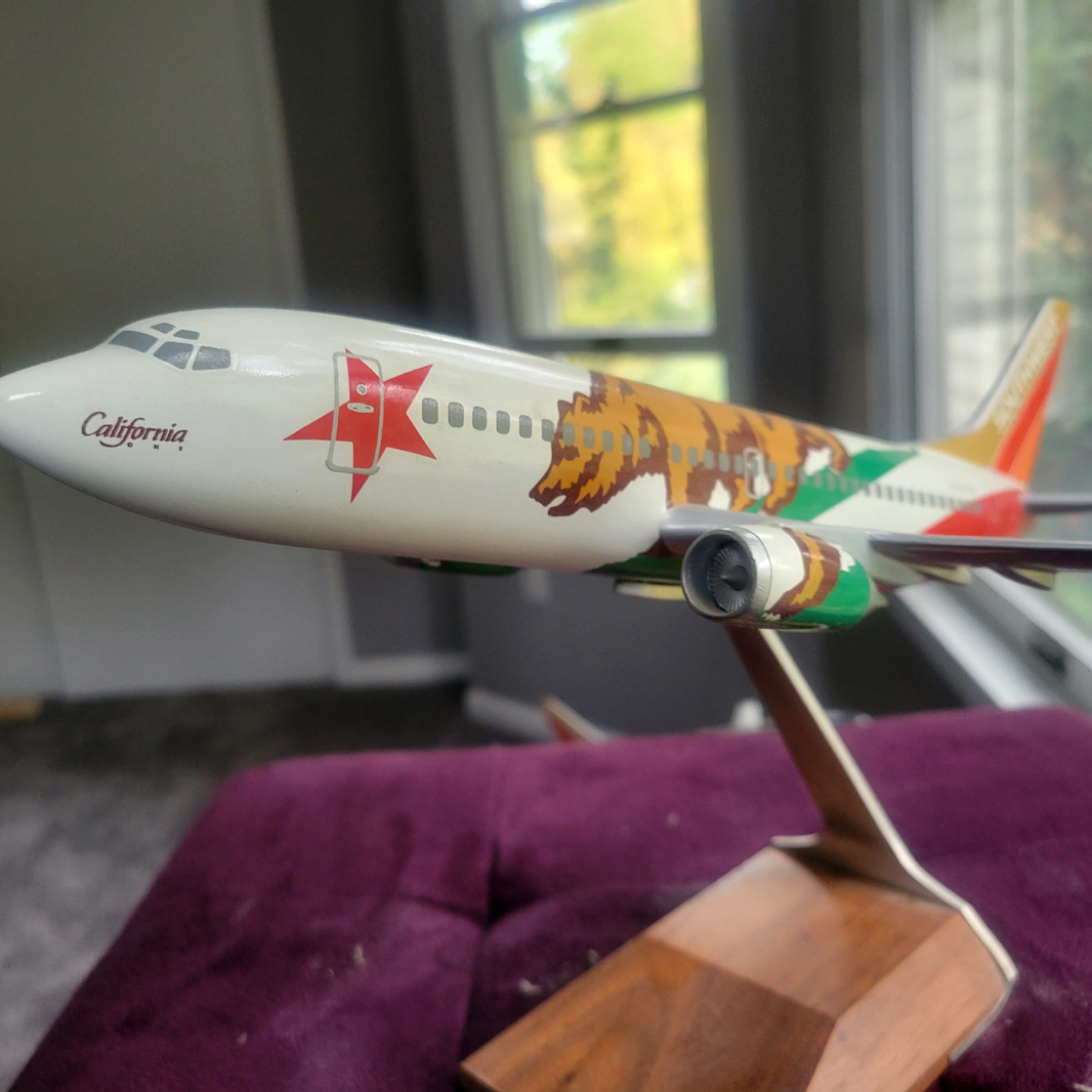 1/100 Southwest Airlines "California" Boeing 737-300 model for sale