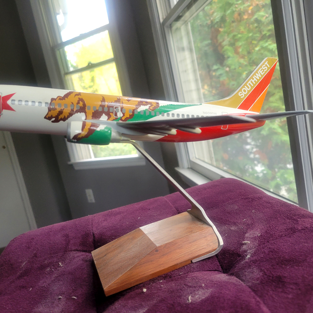1/100 Southwest Airlines "California" Boeing 737-300 model for sale