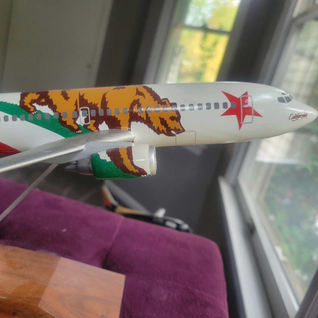 1/100 Southwest Airlines "California" Boeing 737-300 model for sale