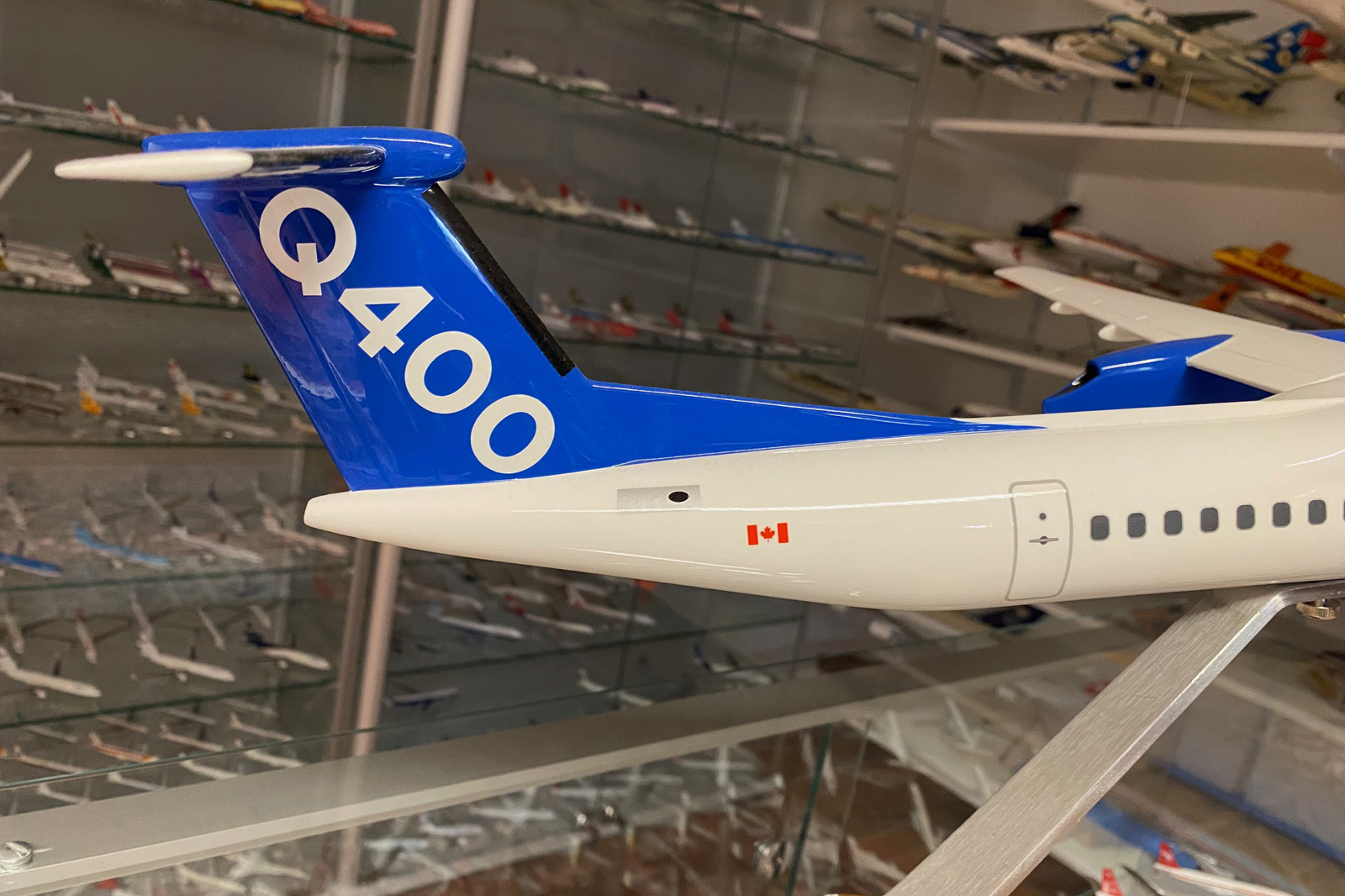 Pacmin 1/55 Bombardier Dash 8-Q400P model for sale