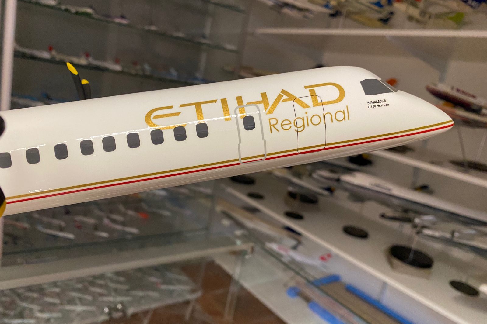 Pacmin 1/55 Etihad Regional Bombardier DHC8-400 model for sale