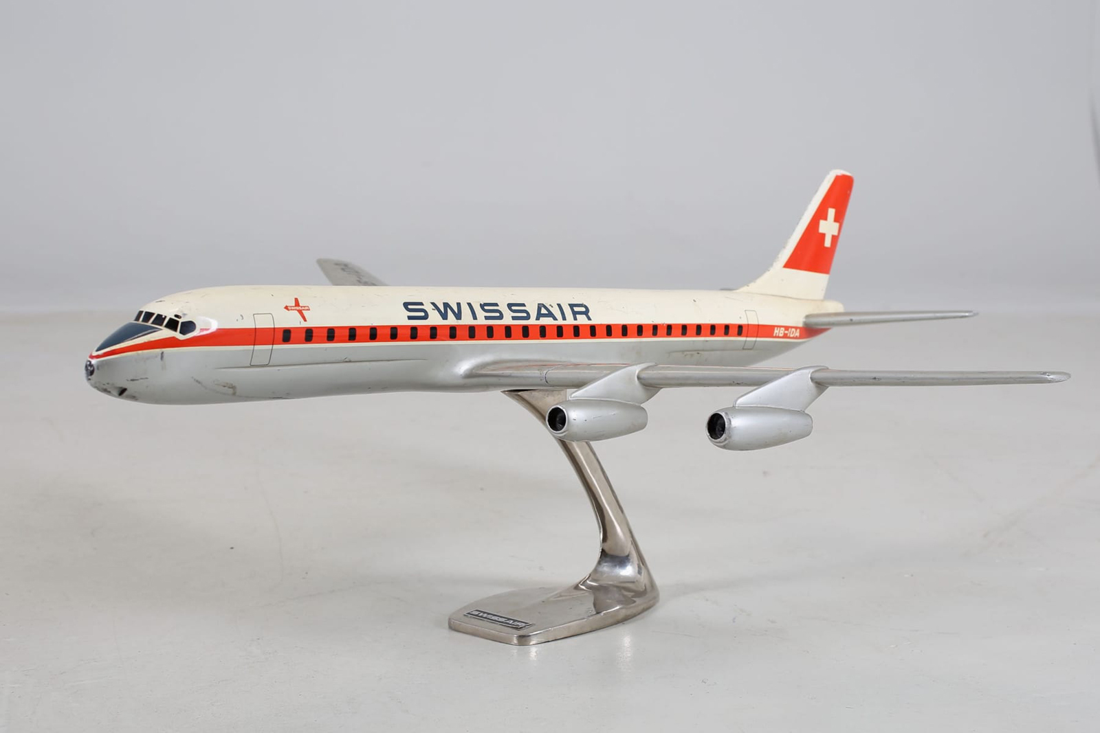 Raise Up 1/50 Swissair Douglas DC-8 model for sale