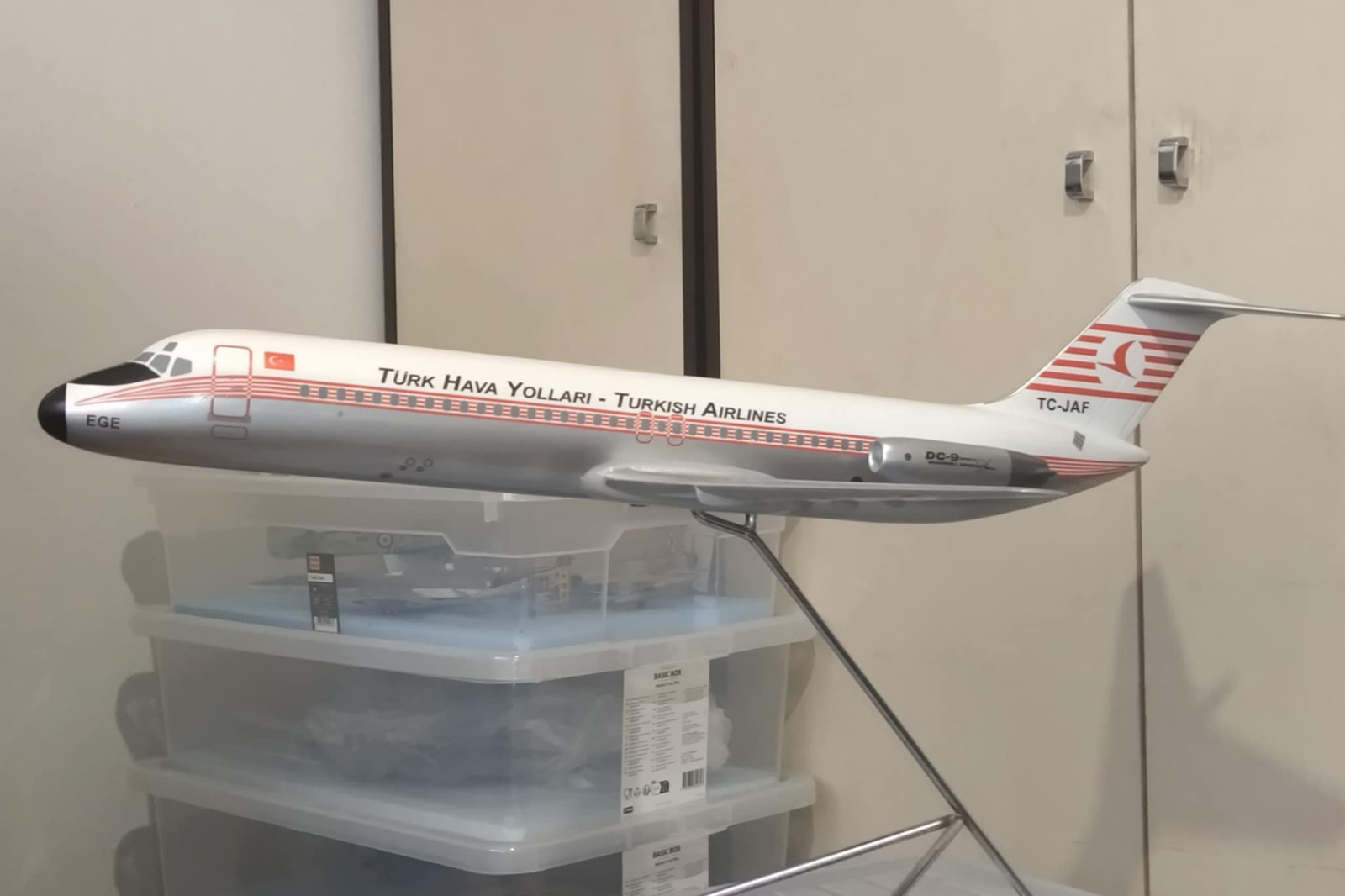 1/50 THY Turkish Airlines Douglas DC-9-32 model for sale