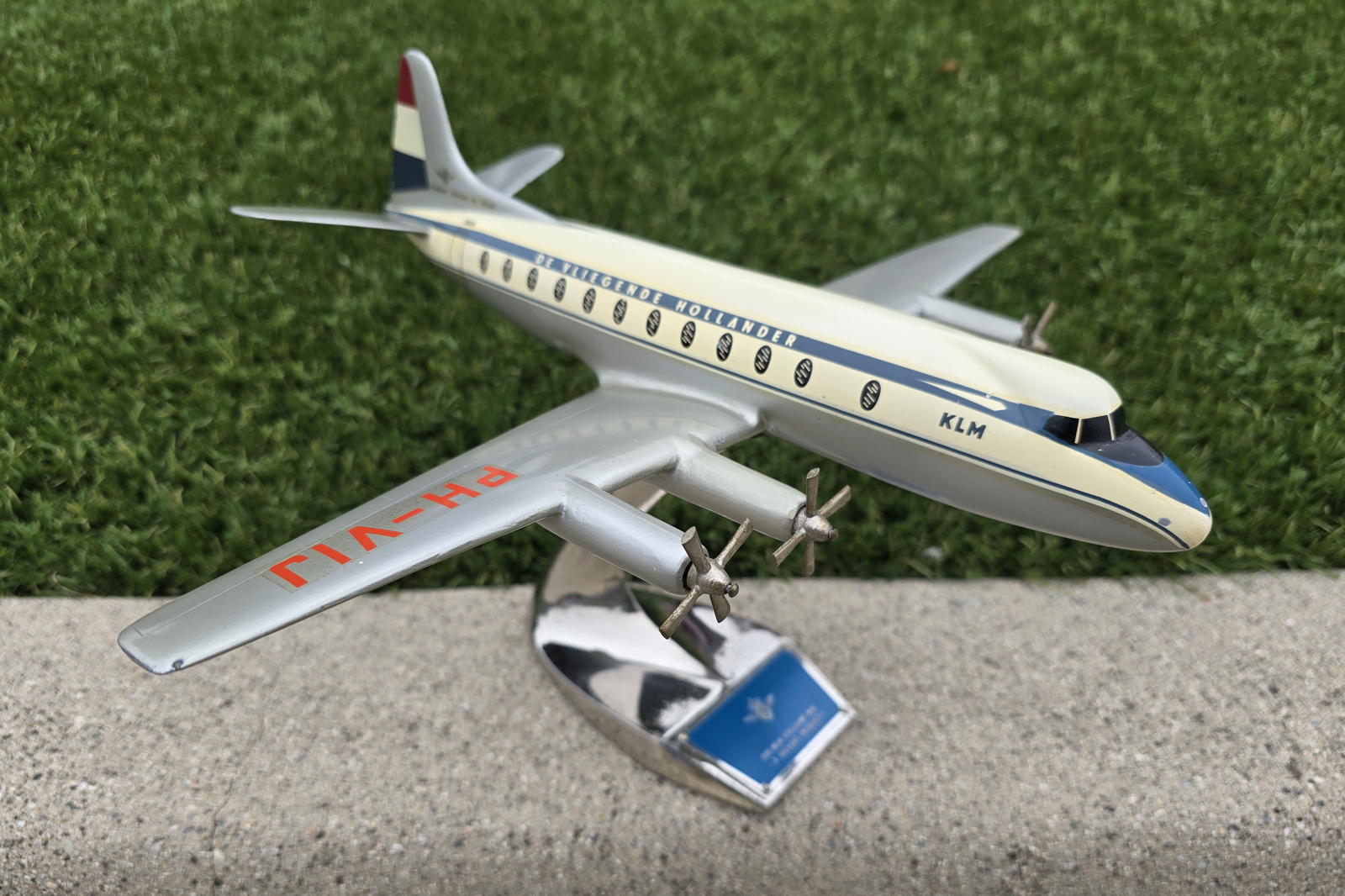 Raise Up 1/72 KLM Vickers Viscount model for sale