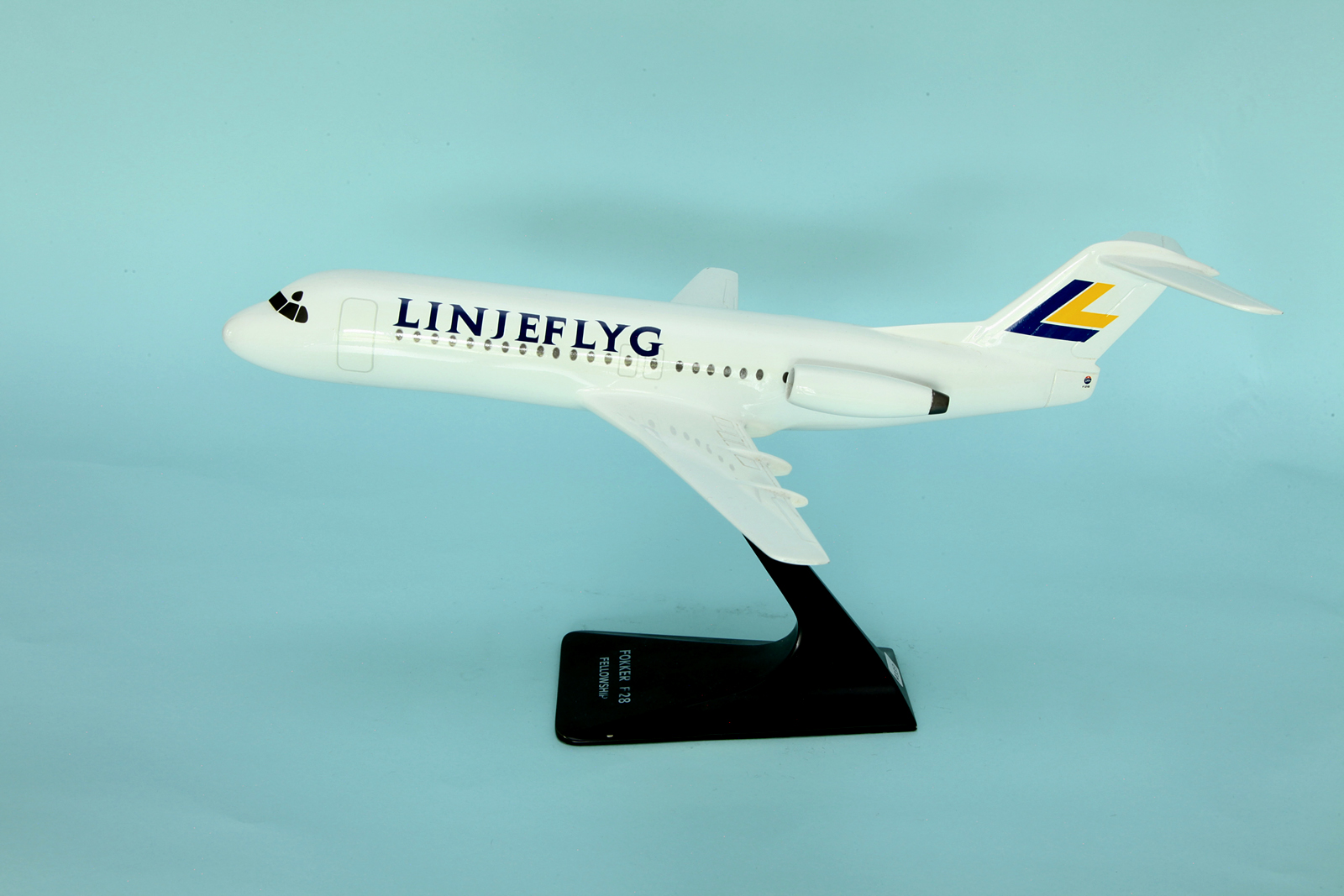 IMC Modelworks 1/72 Linjeflyg Fokker F-28-4000 model for sale