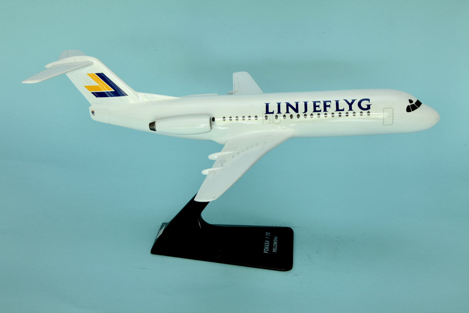 IMC Modelworks 1/72 Linjeflyg Fokker F-28-4000 model for sale