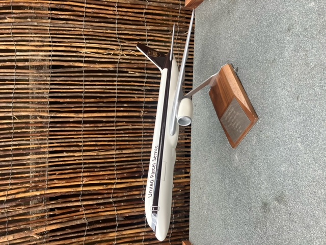 Pacmin 1/100 UPS Boeing 757-200PF model for sale