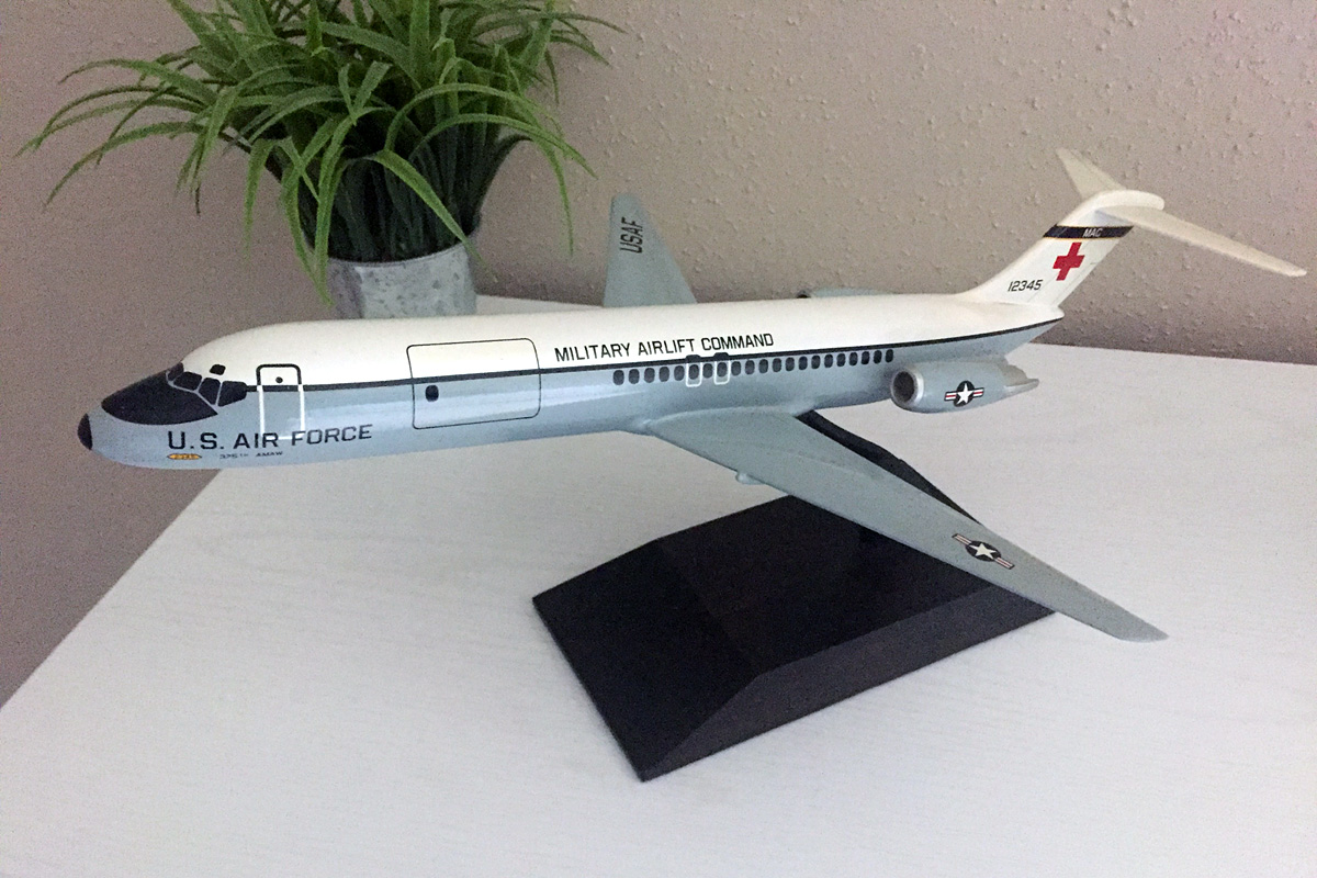 Pacmin 1/100 USAF C-9A/C Nightingale