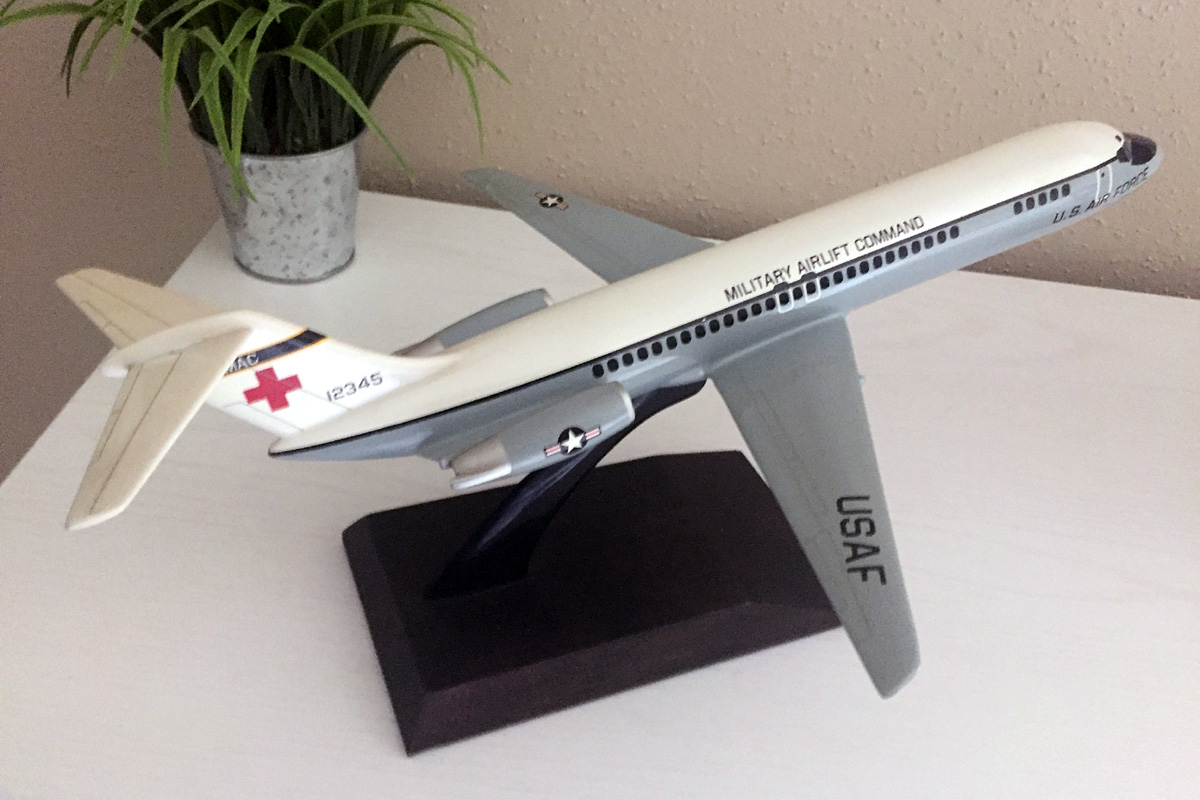 Pacmin 1/100 USAF C-9A/C Nightingale