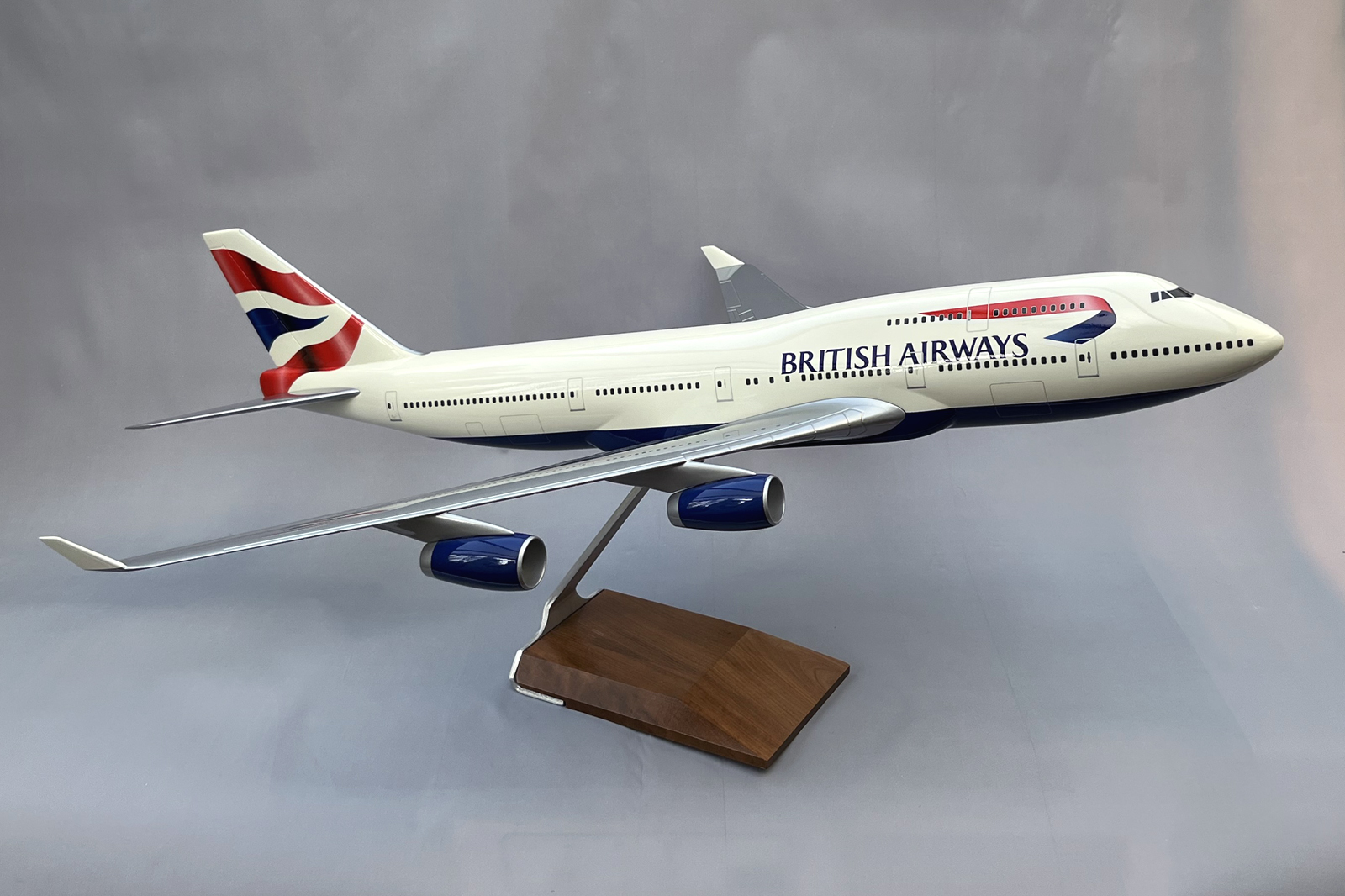 Pacmin 1/100 British Airways Boeing 747-400 model for sale