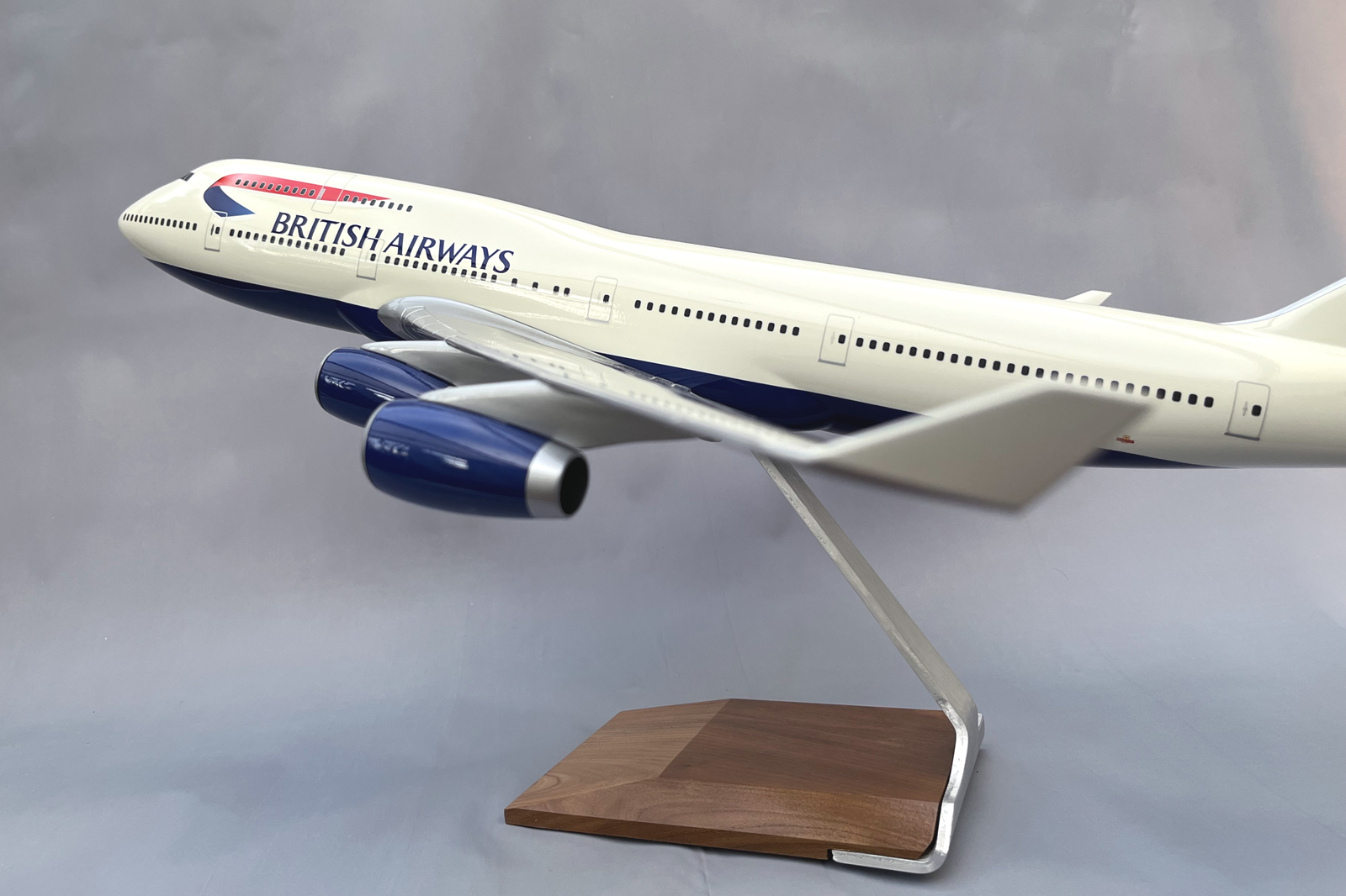 Pacmin 1/100 British Airways Boeing 747-400 model for sale