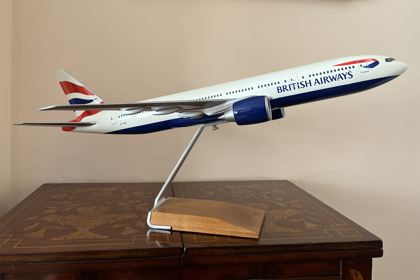 Pacmin 1/100 British Airways Boeing 777-200 model for sal
