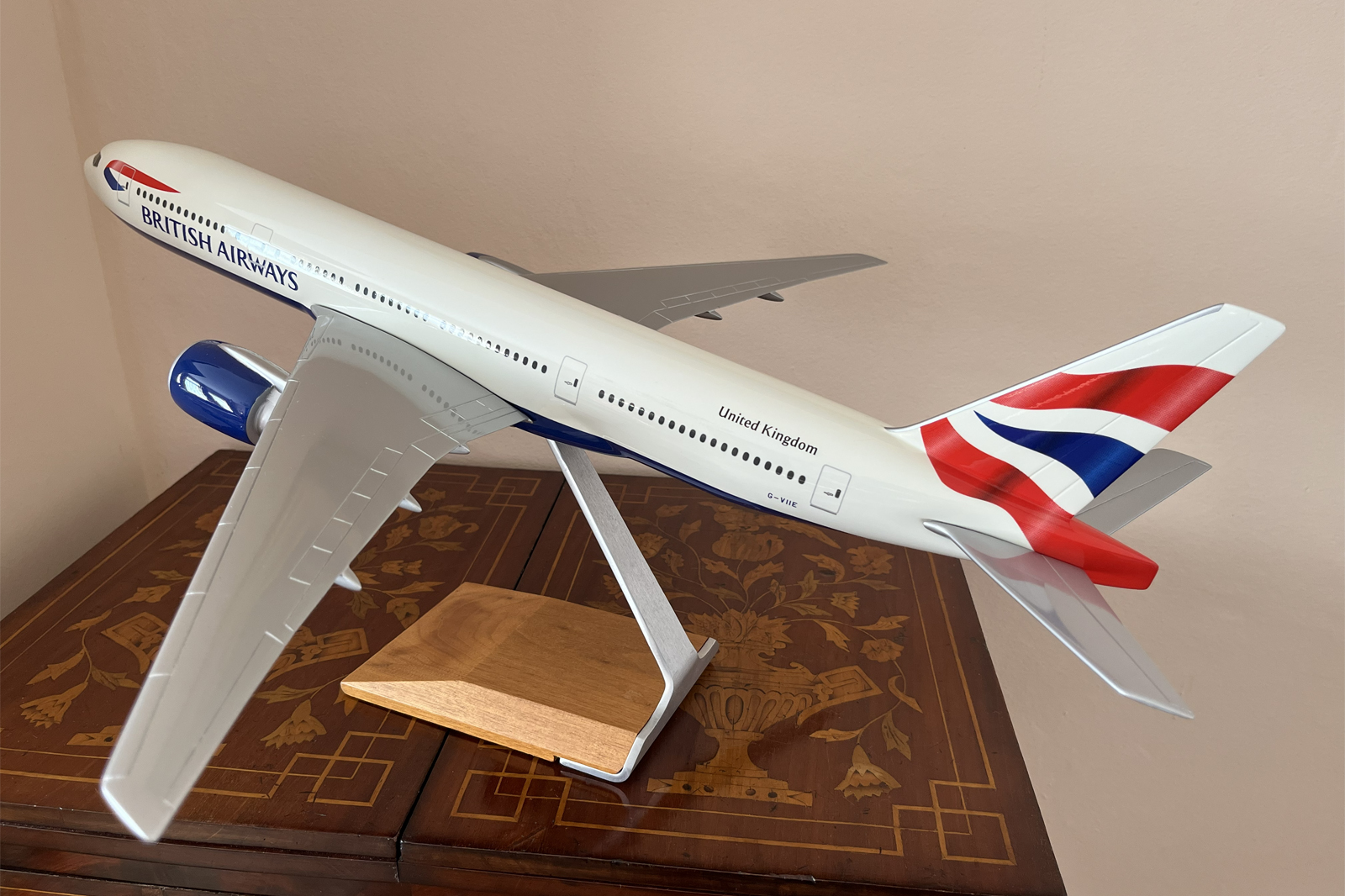 Pacmin 1/100 British Airways Boeing 777-200 model for sal