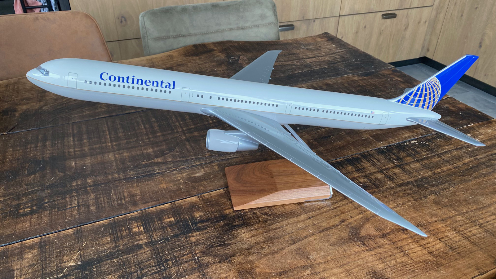 Pacmin 1/100 Continental Boeing 767-400 model for sale