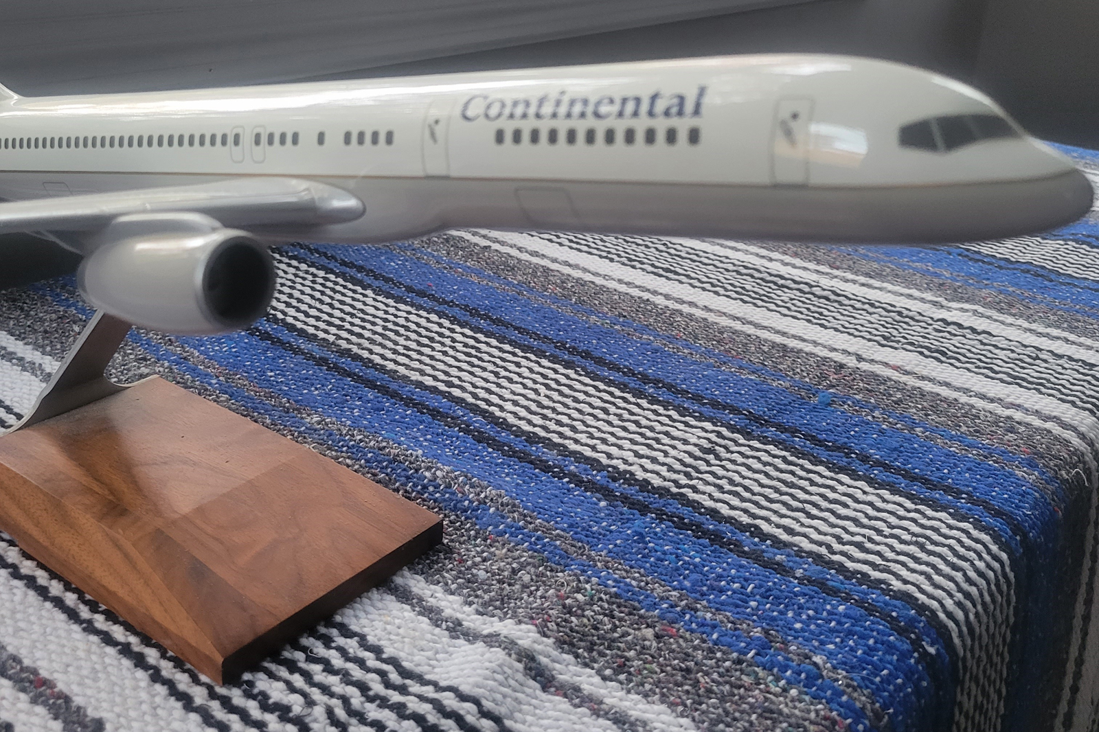 Pacmin 1/100 Continental Airlines Boeing 757-200 model for sale