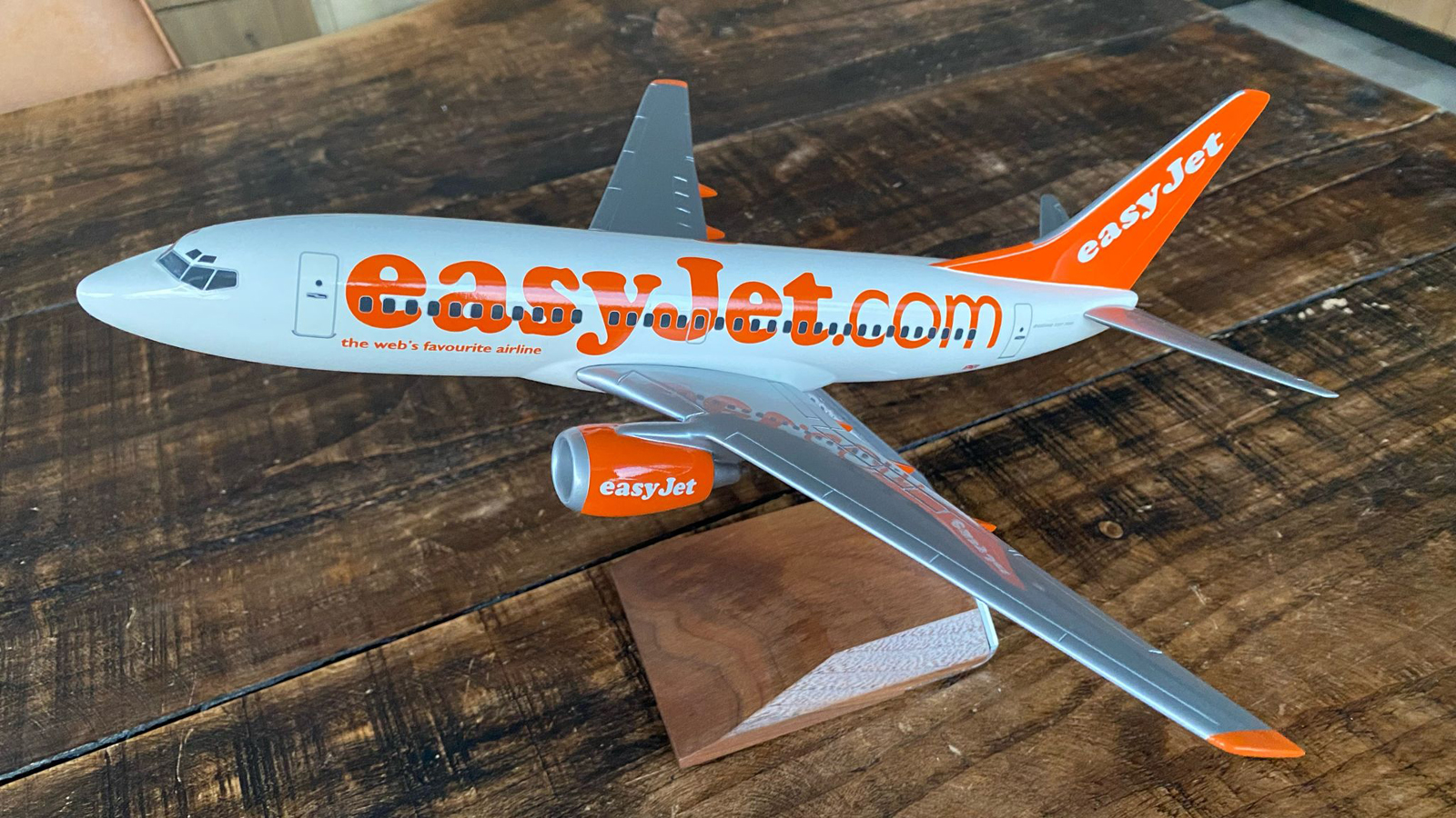 Pacmin 1/100 EasyJet Boeing 737-700 model for sale