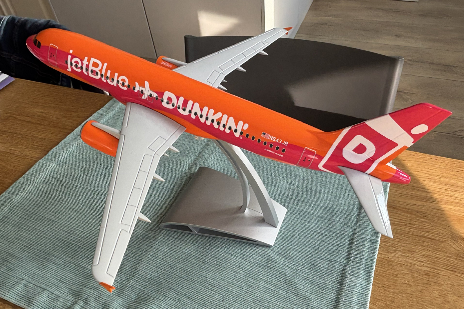 Pacmin 1/100 JetBlue Dunkin Airbus A320-200 model for sale