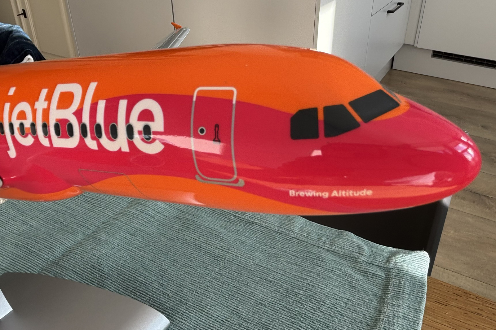 Pacmin 1/100 JetBlue Dunkin Airbus A320-200 model for sale