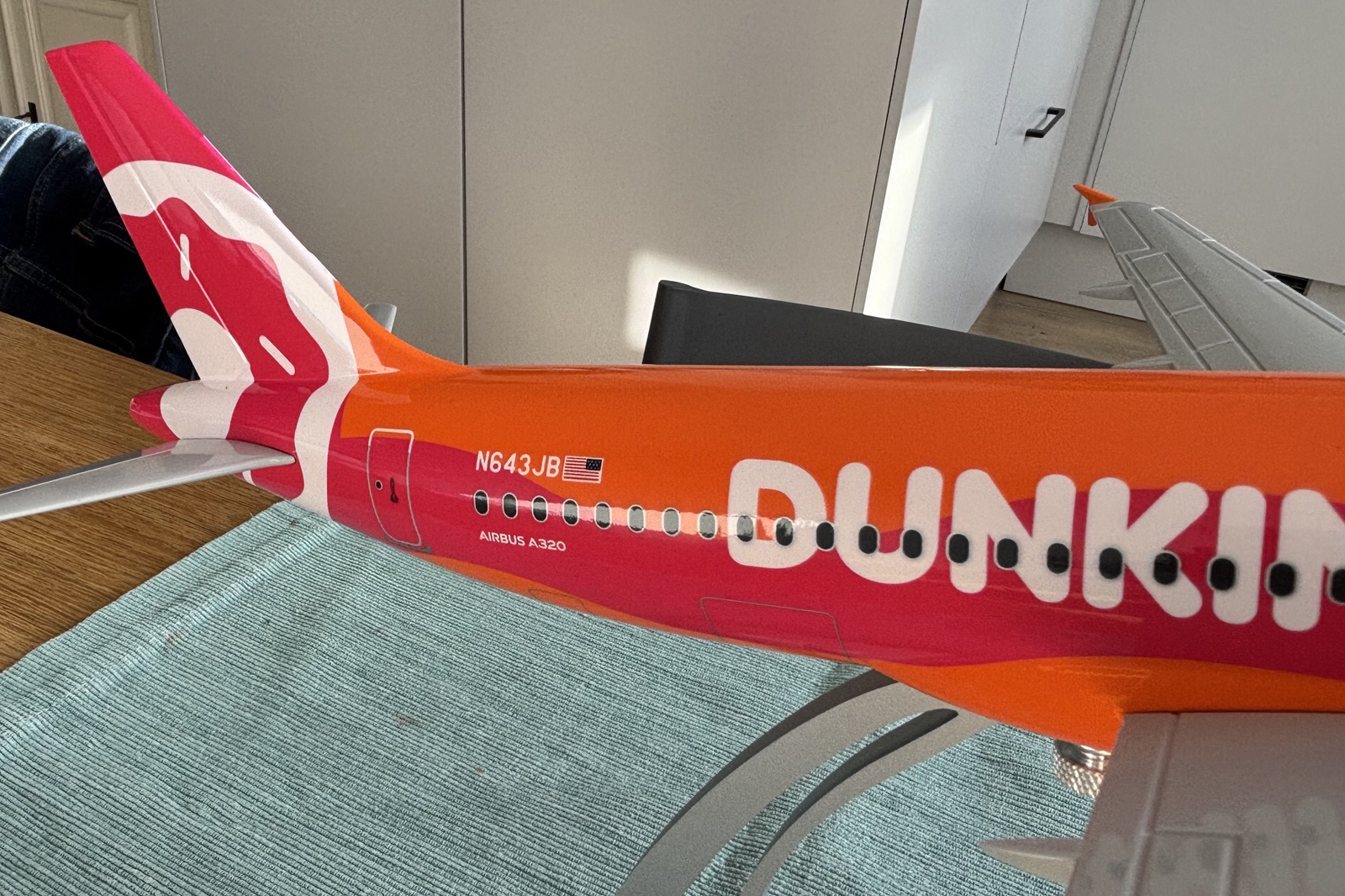 Pacmin 1/100 JetBlue Dunkin Airbus A320-200 model for sale