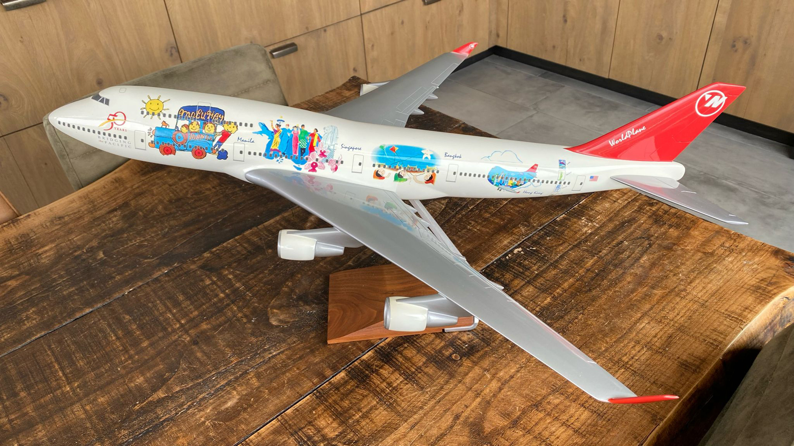 Pacmin 1/100 Northwest Worldplane Boeing 747-400 model for sale