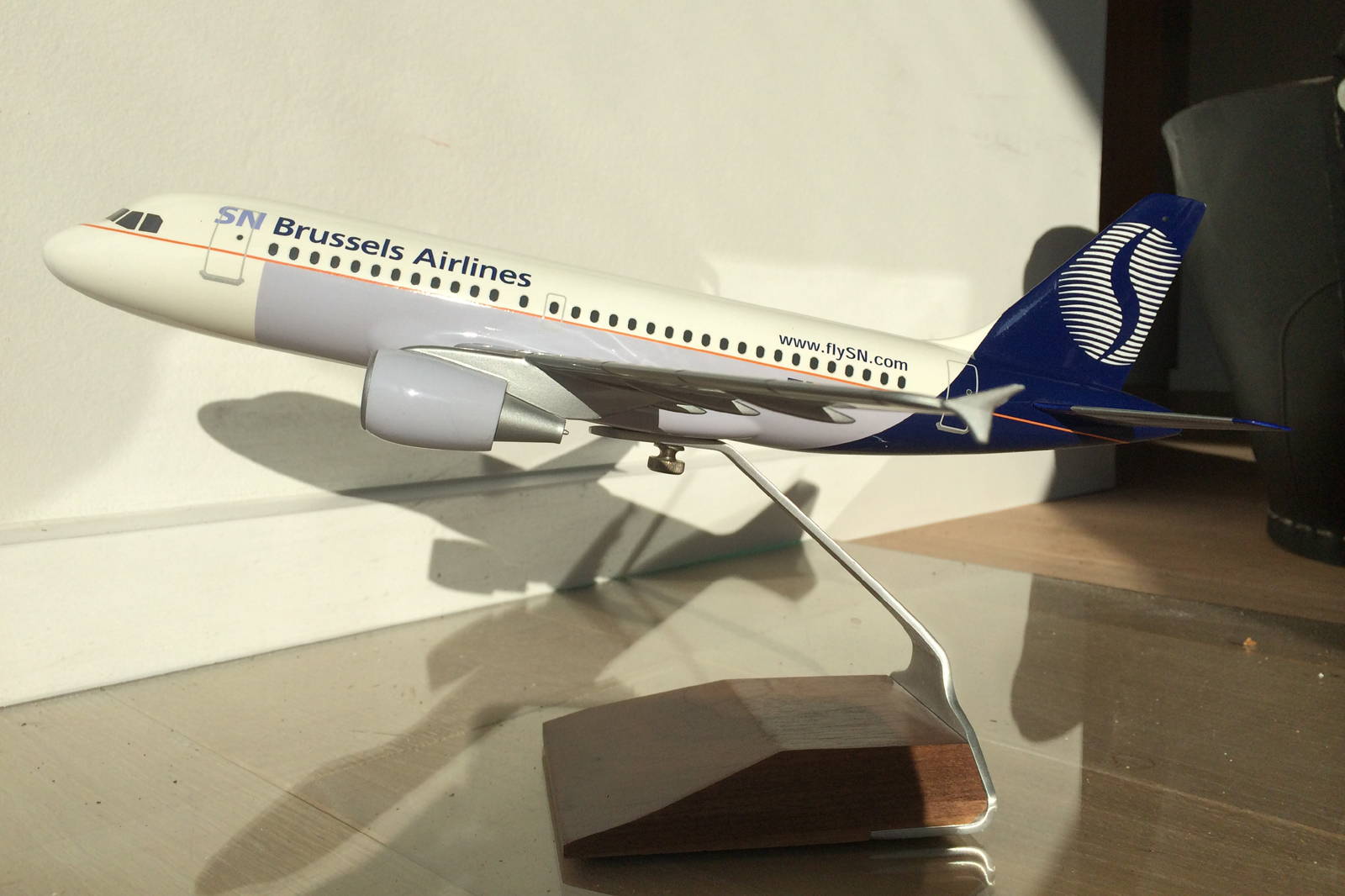 Pacmin 1/100 SN Brussels Airlines Airbus A319 model for sale