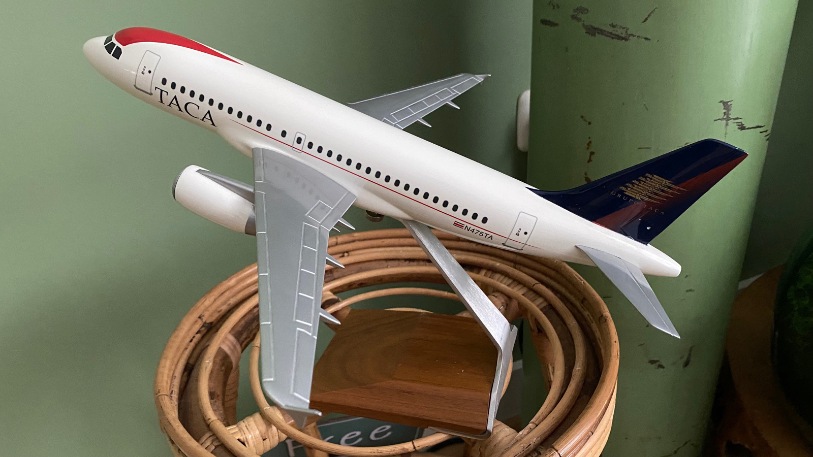 Pacific Miniatures Pacmin 1/100 TACA Airbus A-320 model for sale