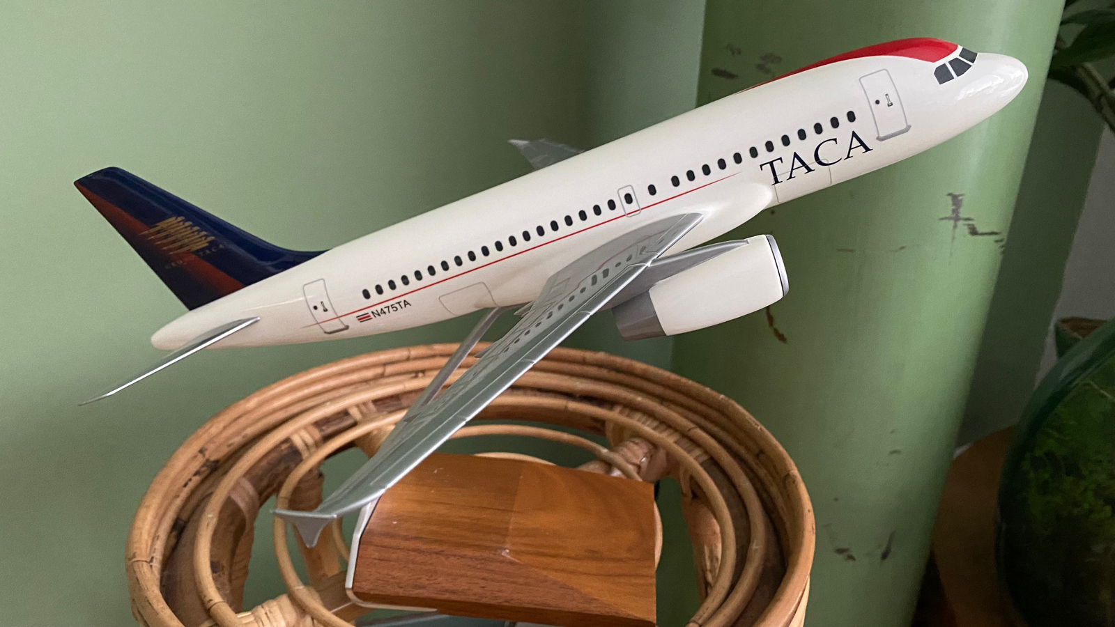 Pacific Miniatures Pacmin 1/100 TACA Airbus A-320 model for sale