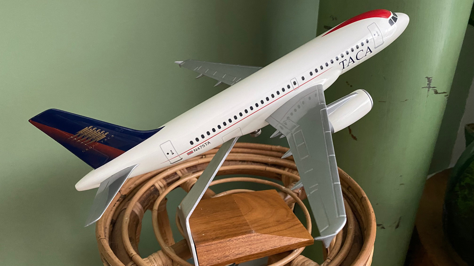 Pacific Miniatures Pacmin 1/100 TACA Airbus A-320 model for sale