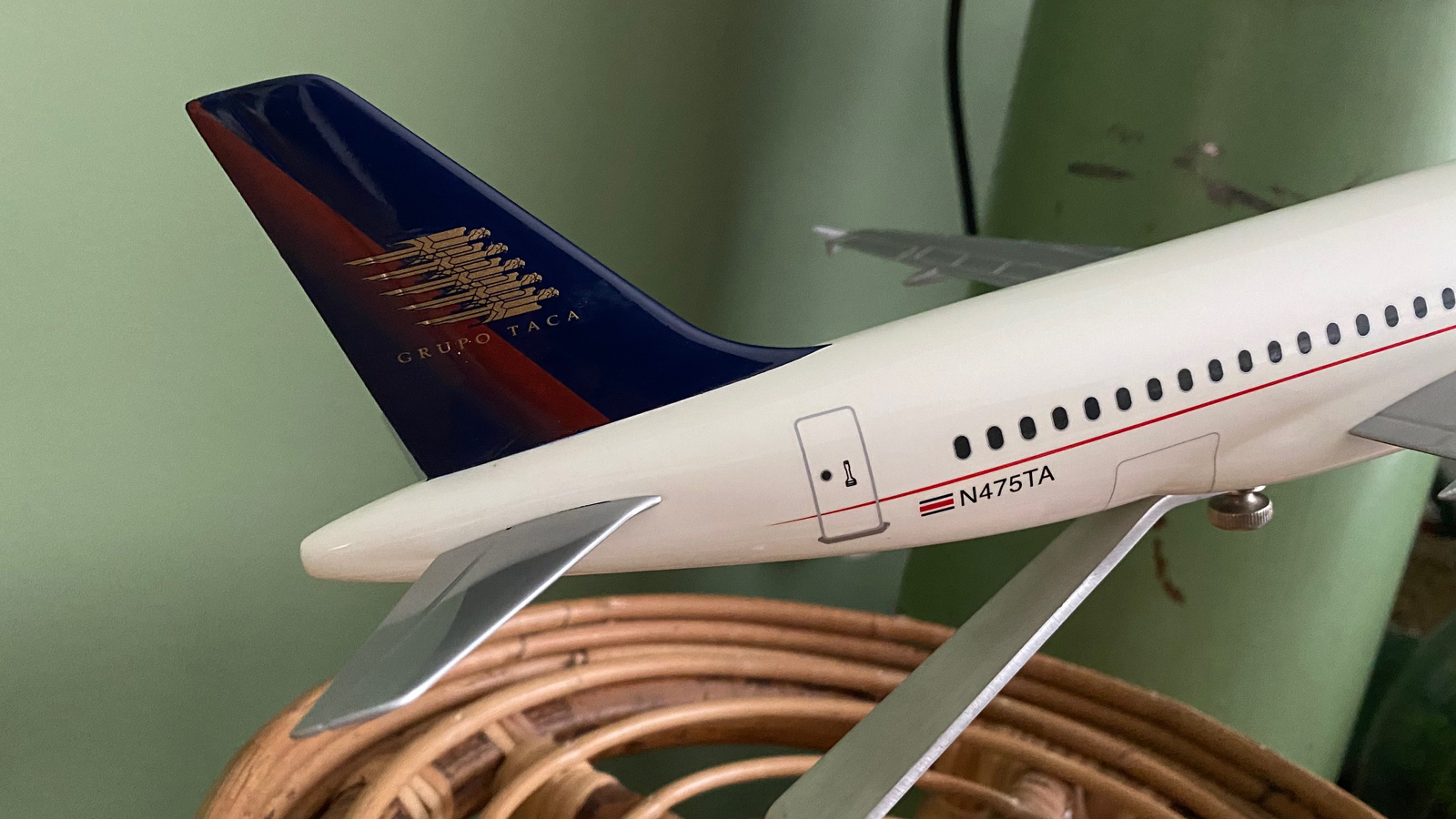 Pacific Miniatures Pacmin 1/100 TACA Airbus A-320 model for sale